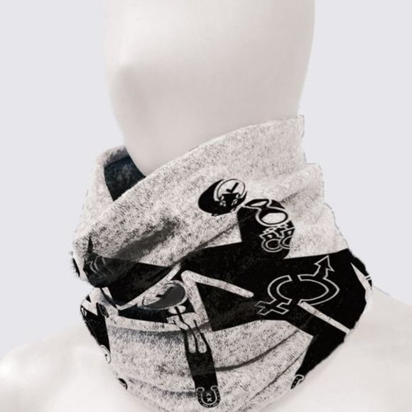 FAL$E IDOL SCARF/PULLOVER - Picture 1 of 2